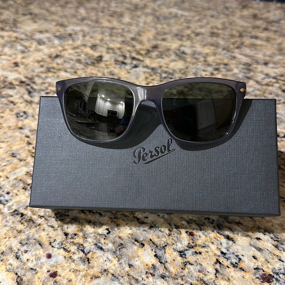 NIB - Persol ~ 3135-S 1036/31 ~ Opal Gray Frame / Green Lenses Sunglasses